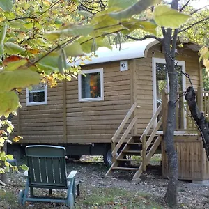 la-drugere-gites-et-roulottes.hotels-rhonealpes.com/